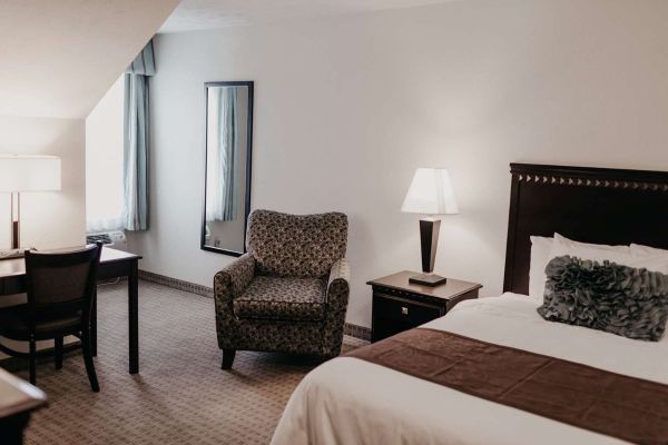 Eastland Suites Hotel & Conference Center Bloomington